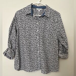 Croft & Barrow Black and White Floral Button Up Shirt